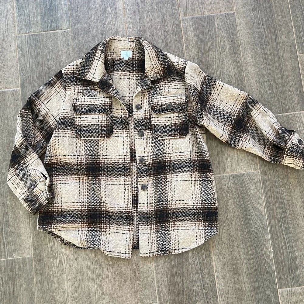 Shacket - Picture 1 of 2